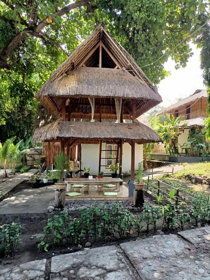 Cassabonelly Hotel Maumere Exterior foto